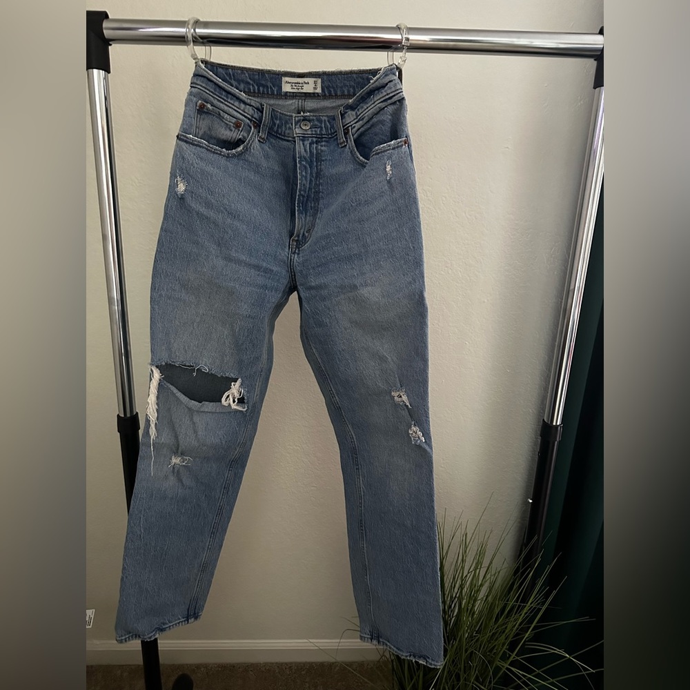 Abercrombie 90s Straight Ultra High Rise Jean
